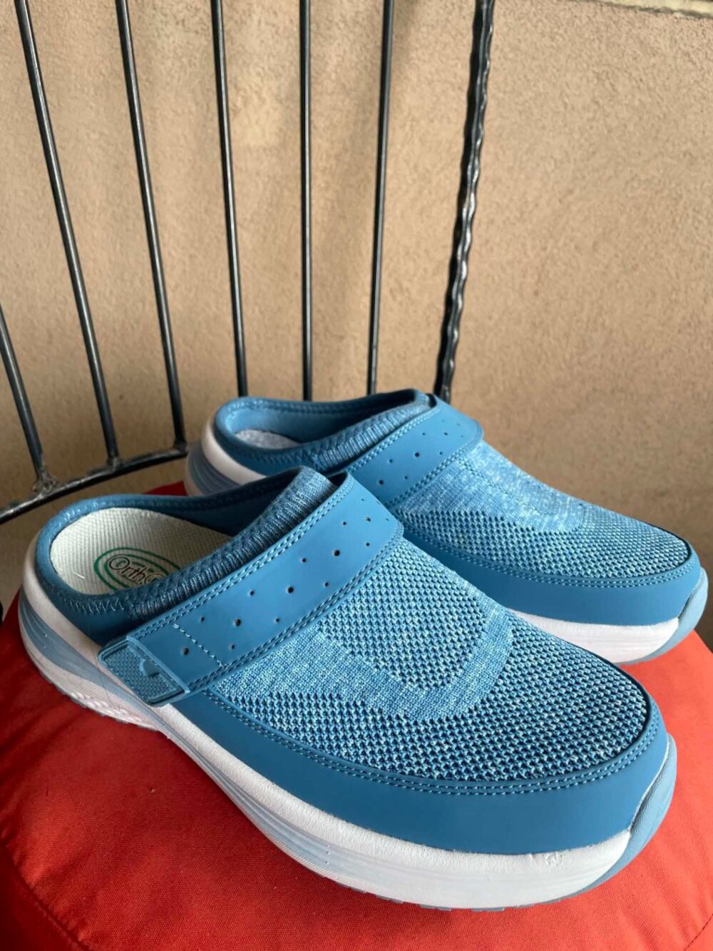OrthoFeet Iris Clogs 9.5 Wide  Adjustable Strap Blue Women's Missing 1 Insole